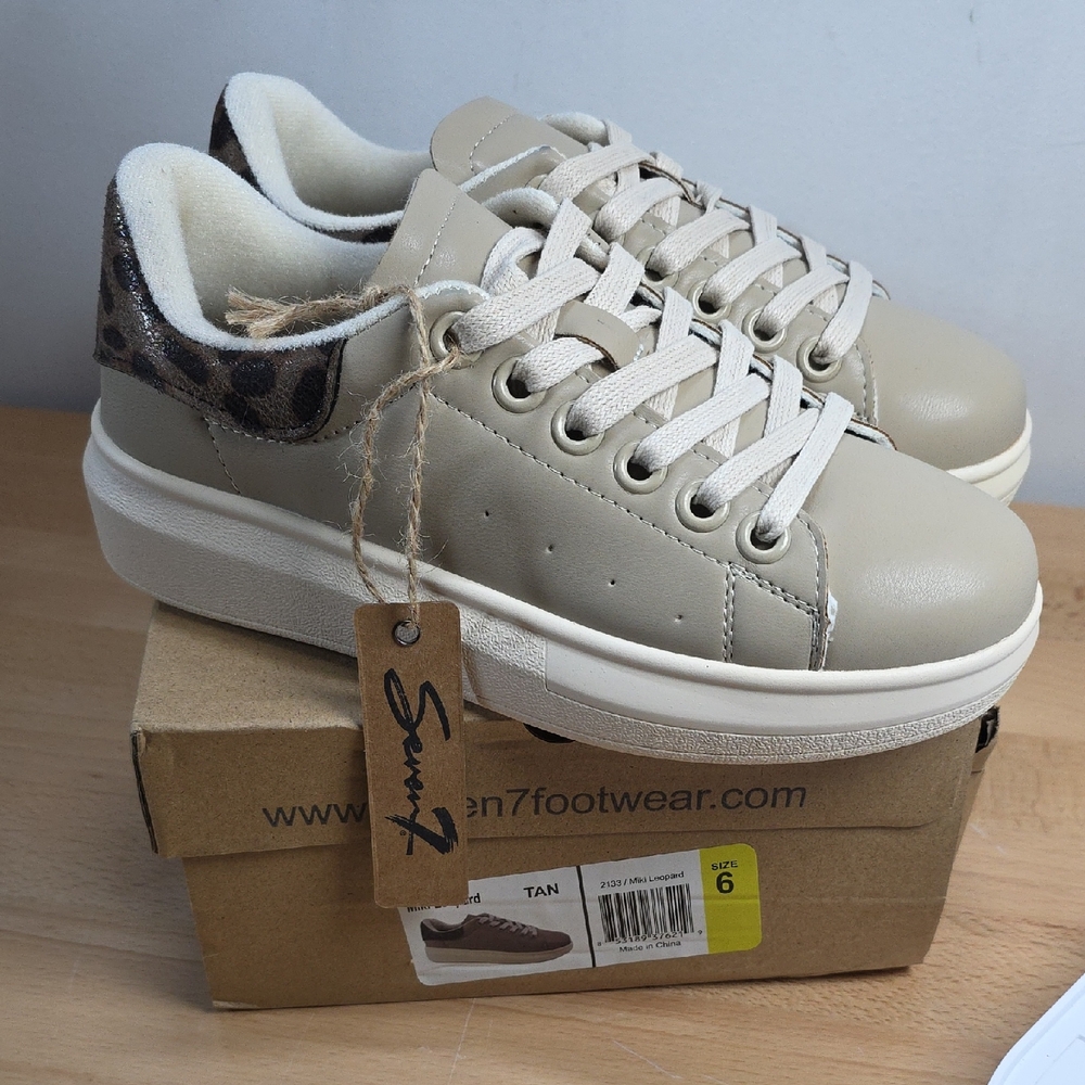 SAM. Tan Sneakers Low-Top Minimalist Design